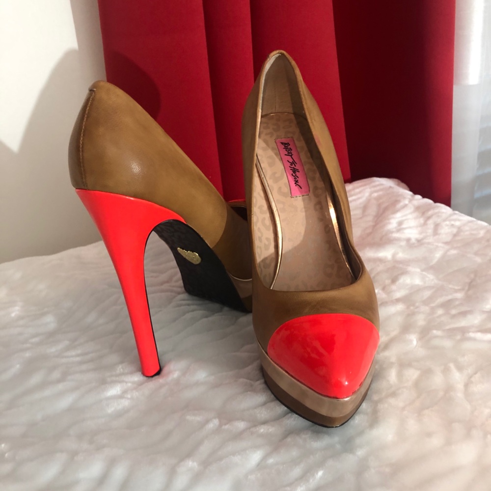 Betsy Johnson Pumps
